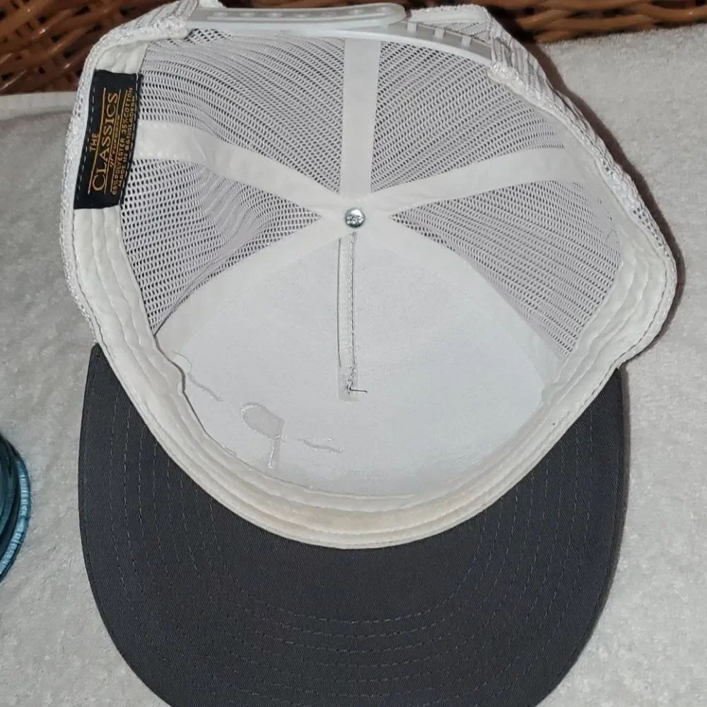 Happy Mesh Hat  - Picture 5 of 6